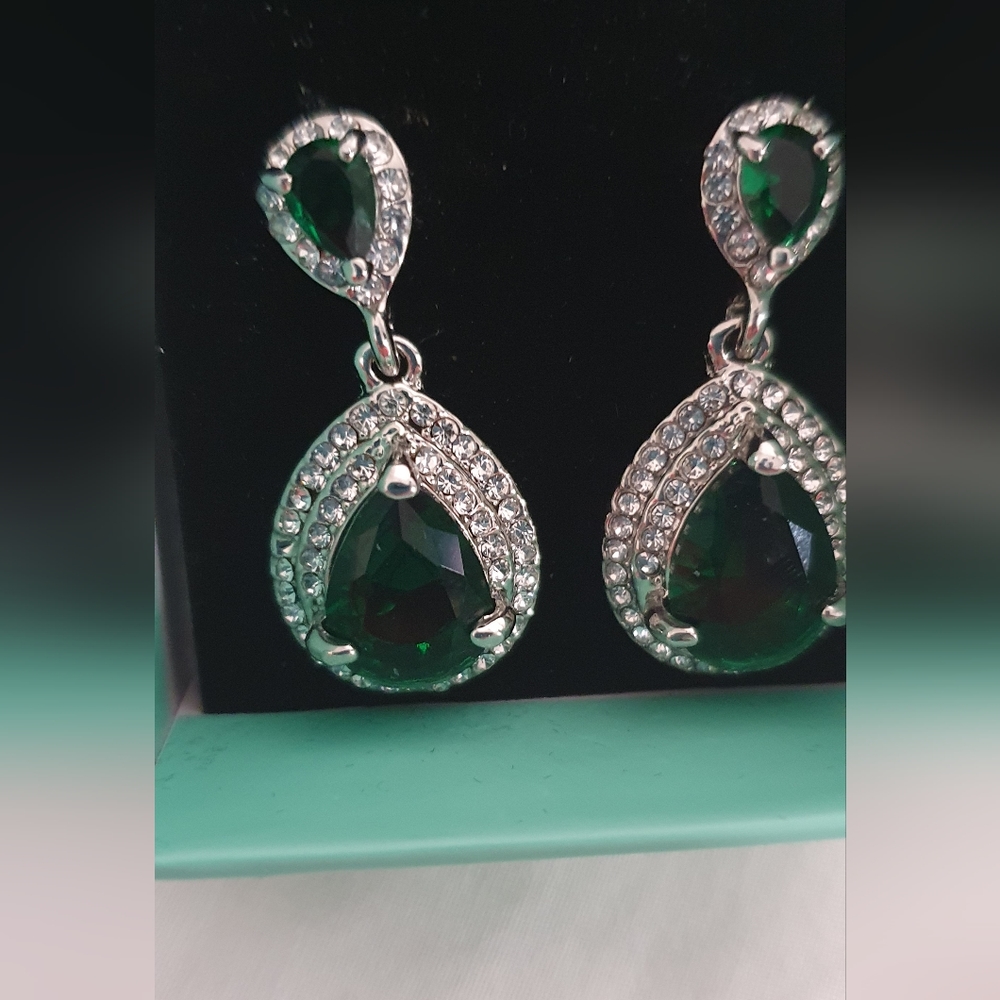 Jewelry - Picture 2 of 6